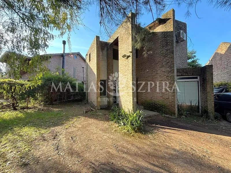 Casa en venta · Villa Gobernador Udaondo, Ituzaingó, GBA Oeste, Provincia de Buenos Aires Casa en venta · Villa Gobernador Udaondo, Ituzaingó, GBA Oeste, Provincia de Buenos Aires