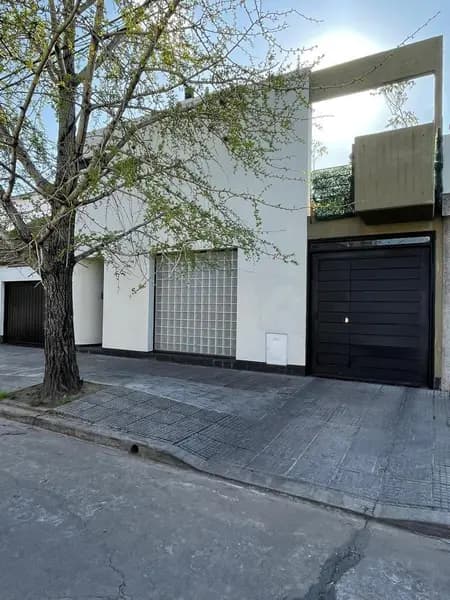 Casa en venta · Haedo, Morón, GBA Oeste, Provincia de Buenos Aires Casa en venta · Haedo, Morón, GBA Oeste, Provincia de Buenos Aires
