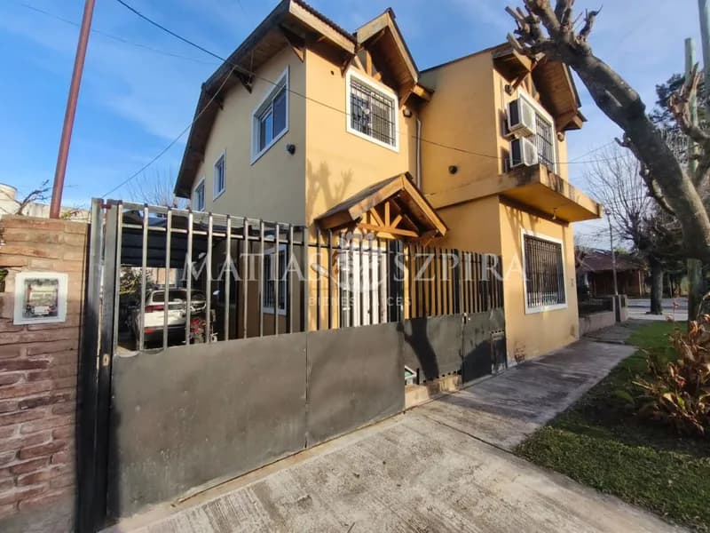 Casa en venta · Villa Tesei Este, Morón, Morón, GBA Oeste, Provincia de Buenos Aires Casa en venta · Villa Tesei Este, Morón, Morón, GBA Oeste, Provincia de Buenos Aires