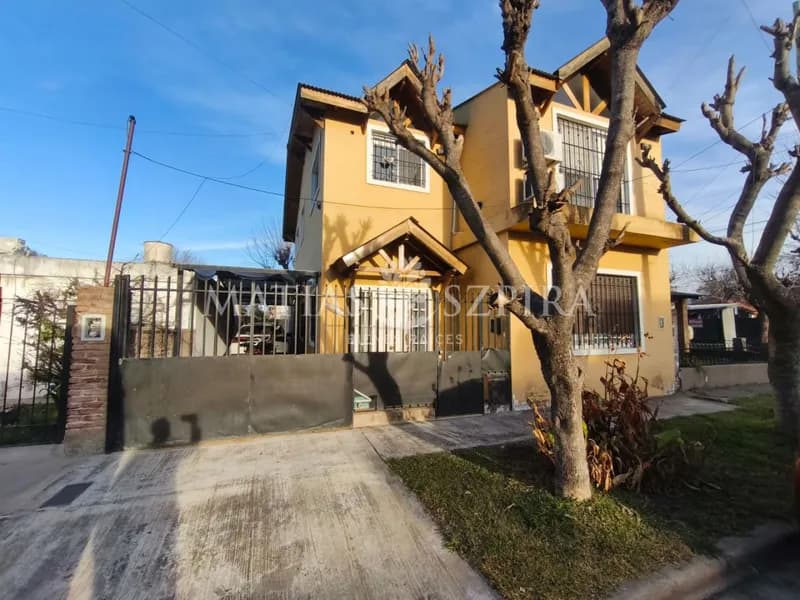 Casa en venta · Villa Tesei Este, Morón, Morón, GBA Oeste, Provincia de Buenos Aires Casa en venta · Villa Tesei Este, Morón, Morón, GBA Oeste, Provincia de Buenos Aires