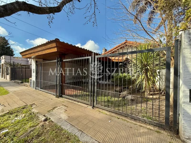 Casa en venta · Ituzaingó Sur, Ituzaingó, GBA Oeste, Provincia de Buenos Aires Casa en venta · Ituzaingó Sur, Ituzaingó, GBA Oeste, Provincia de Buenos Aires