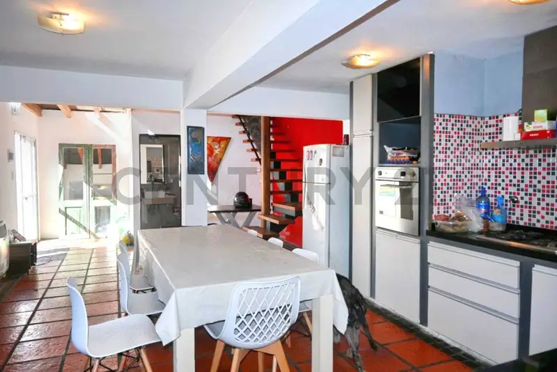 Casa en venta · Banfield, Lomas de Zamora, GBA Sur, Provincia de Buenos Aires Casa en venta · Banfield, Lomas de Zamora, GBA Sur, Provincia de Buenos Aires