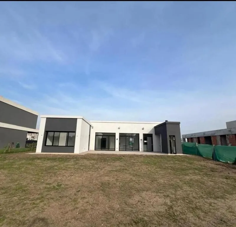 Casa en venta · Prados del Oeste, Moreno, GBA Oeste, Provincia de Buenos Aires Casa en venta · Prados del Oeste, Moreno, GBA Oeste, Provincia de Buenos Aires