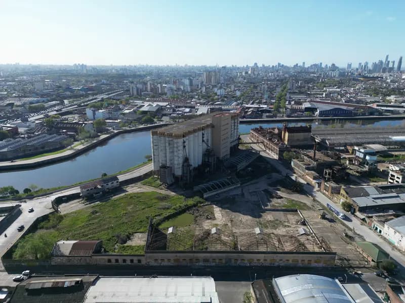 Terreno en venta · Avellaneda, GBA Sur, Provincia de Buenos Aires Terreno en venta · Avellaneda, GBA Sur, Provincia de Buenos Aires