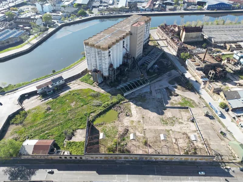 Terreno en venta · Avellaneda, GBA Sur, Provincia de Buenos Aires Terreno en venta · Avellaneda, GBA Sur, Provincia de Buenos Aires