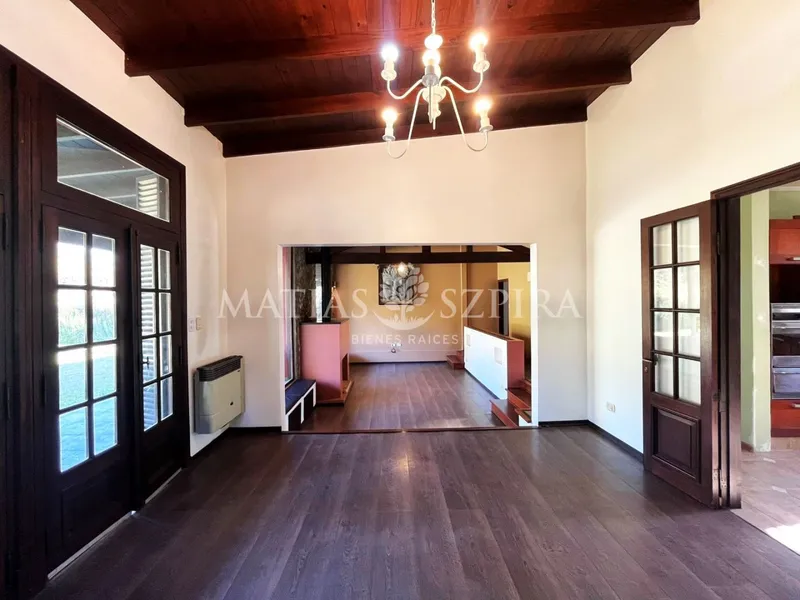Casa en venta · Barrio Parque Leloir, Ituzaingó, GBA Oeste, Provincia de Buenos Aires Casa en venta · Barrio Parque Leloir, Ituzaingó, GBA Oeste, Provincia de Buenos Aires