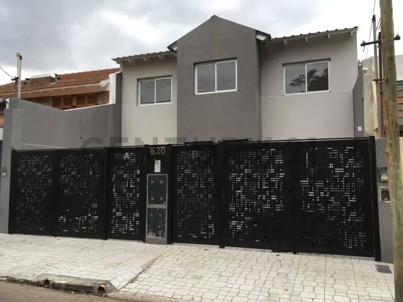 Casa en venta · Temperley, Lomas de Zamora, GBA Sur, Provincia de Buenos Aires Casa en venta · Temperley, Lomas de Zamora, GBA Sur, Provincia de Buenos Aires