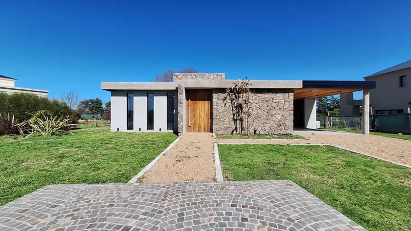 Casa en venta · Haras San Pablo, General Rodriguez, GBA Oeste, Provincia de Buenos Aires Casa en venta · Haras San Pablo, General Rodriguez, GBA Oeste, Provincia de Buenos Aires