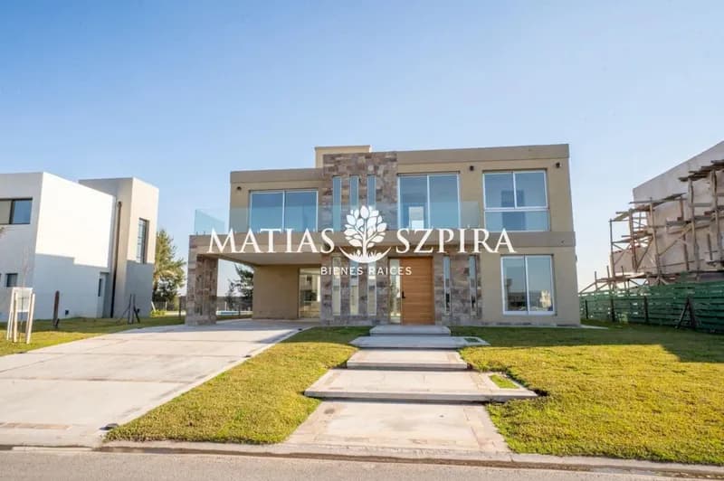 Casa en venta · Terralagos, Ezeiza, GBA Sur, Provincia de Buenos Aires Casa en venta · Terralagos, Ezeiza, GBA Sur, Provincia de Buenos Aires