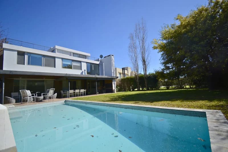 Casa en venta · Haras Santa María, Escobar, GBA Norte, Provincia de Buenos Aires Casa en venta · Haras Santa María, Escobar, GBA Norte, Provincia de Buenos Aires