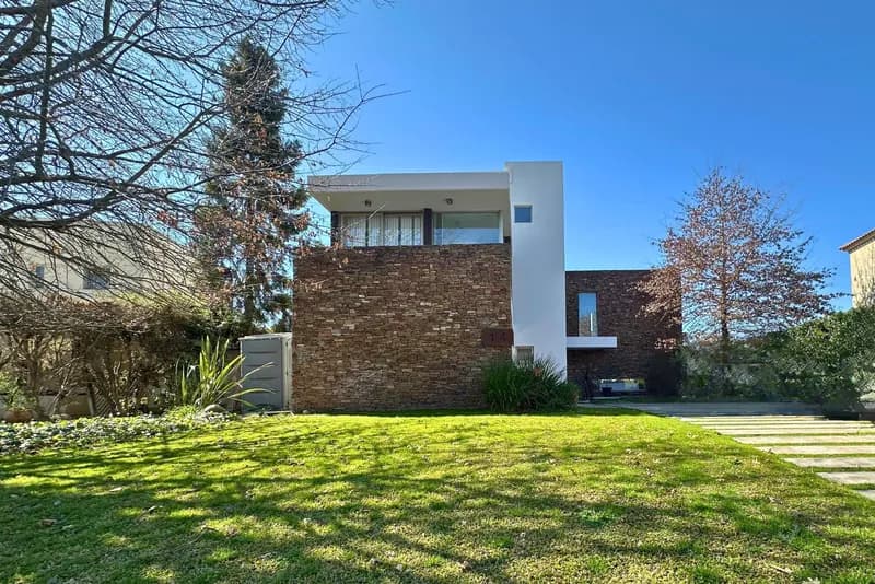 Casa en venta · Haras Santa María, Escobar, GBA Norte, Provincia de Buenos Aires Casa en venta · Haras Santa María, Escobar, GBA Norte, Provincia de Buenos Aires