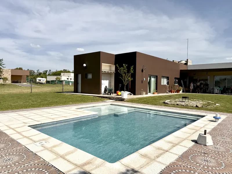 Casa en venta · Medal Country Club, Pilar, GBA Norte, Provincia de Buenos Aires Casa en venta · Medal Country Club, Pilar, GBA Norte, Provincia de Buenos Aires
