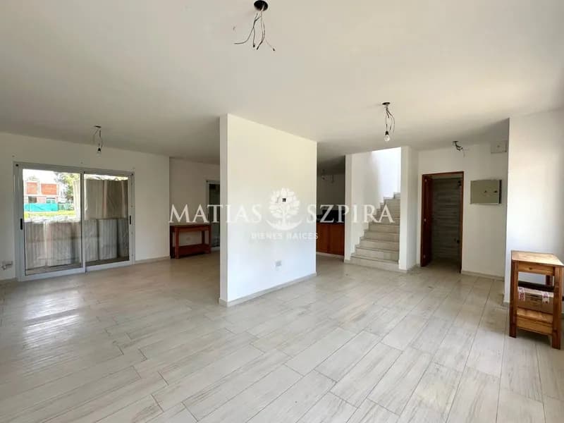 Casa en venta · Alvarez del Bosque, Moreno, GBA Oeste, Provincia de Buenos Aires Casa en venta · Alvarez del Bosque, Moreno, GBA Oeste, Provincia de Buenos Aires