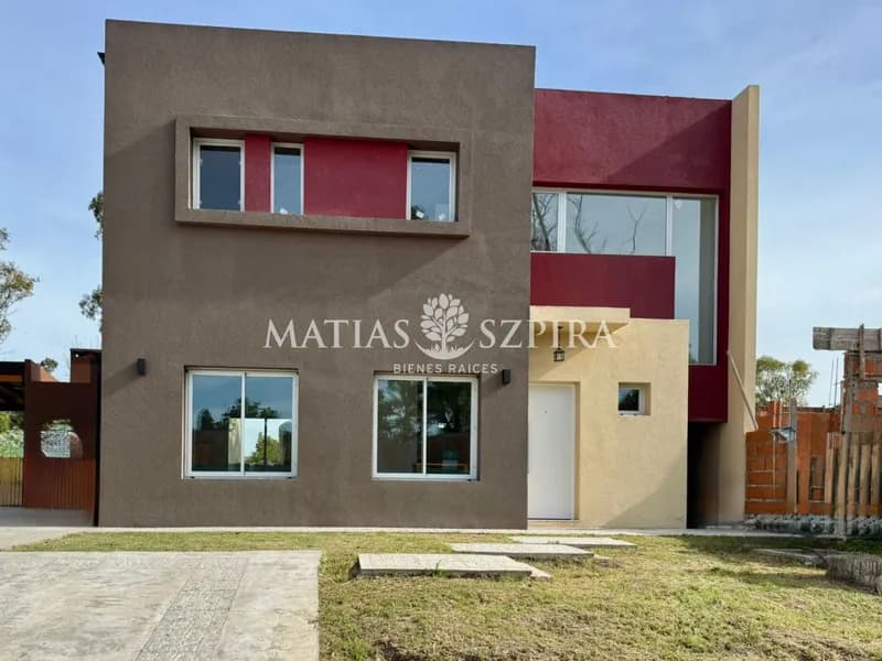 Casa en venta · Alvarez del Bosque, Moreno, GBA Oeste, Provincia de Buenos Aires Casa en venta · Alvarez del Bosque, Moreno, GBA Oeste, Provincia de Buenos Aires
