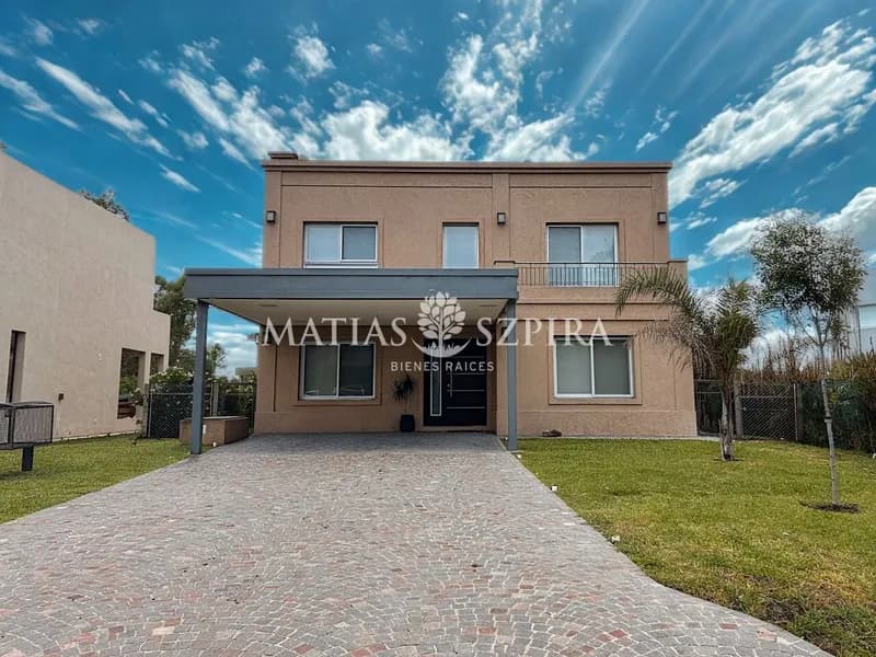Casa en venta · Alvarez del Bosque, Moreno, GBA Oeste, Provincia de Buenos Aires Casa en venta · Alvarez del Bosque, Moreno, GBA Oeste, Provincia de Buenos Aires