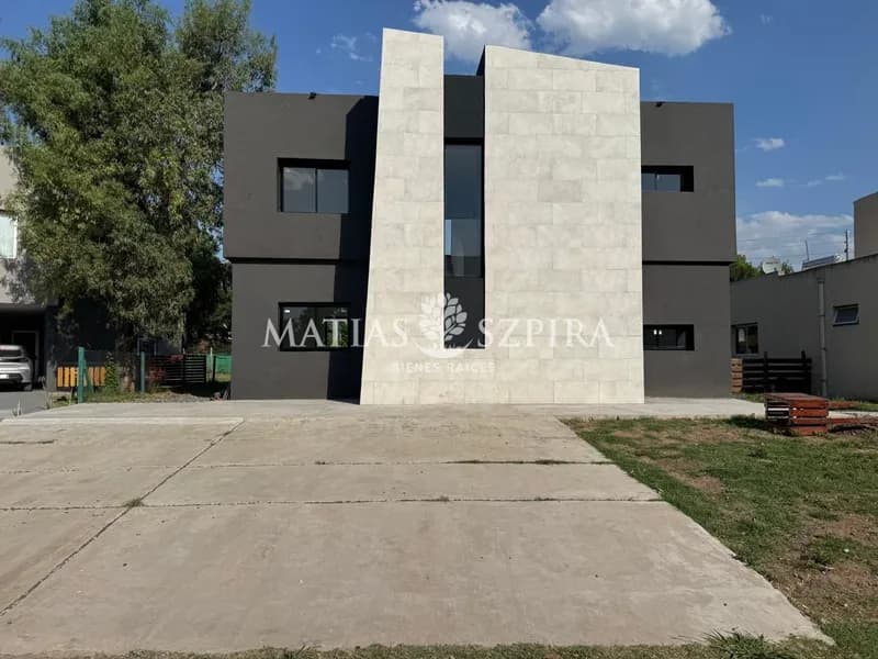 Casa en venta · Alvarez del Bosque, Moreno, GBA Oeste, Provincia de Buenos Aires Casa en venta · Alvarez del Bosque, Moreno, GBA Oeste, Provincia de Buenos Aires