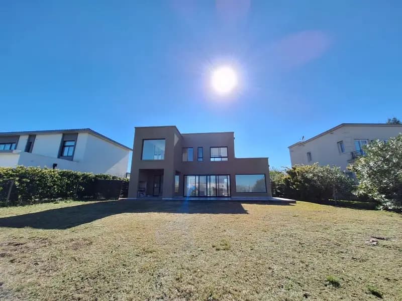 Casa en venta · El Cantón, Escobar, GBA Norte, Provincia de Buenos Aires Casa en venta · El Cantón, Escobar, GBA Norte, Provincia de Buenos Aires