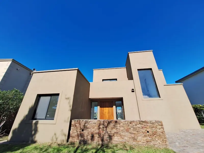 Casa en venta · El Cantón, Escobar, GBA Norte, Provincia de Buenos Aires Casa en venta · El Cantón, Escobar, GBA Norte, Provincia de Buenos Aires