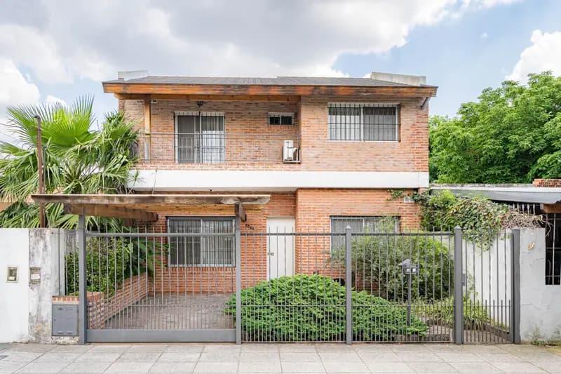 Casa en venta · Villa Luzuriaga, La Matanza, GBA Oeste, Provincia de Buenos Aires Casa en venta · Villa Luzuriaga, La Matanza, GBA Oeste, Provincia de Buenos Aires