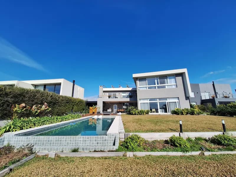 Casa en venta · El Cantón, Escobar, GBA Norte, Provincia de Buenos Aires Casa en venta · El Cantón, Escobar, GBA Norte, Provincia de Buenos Aires