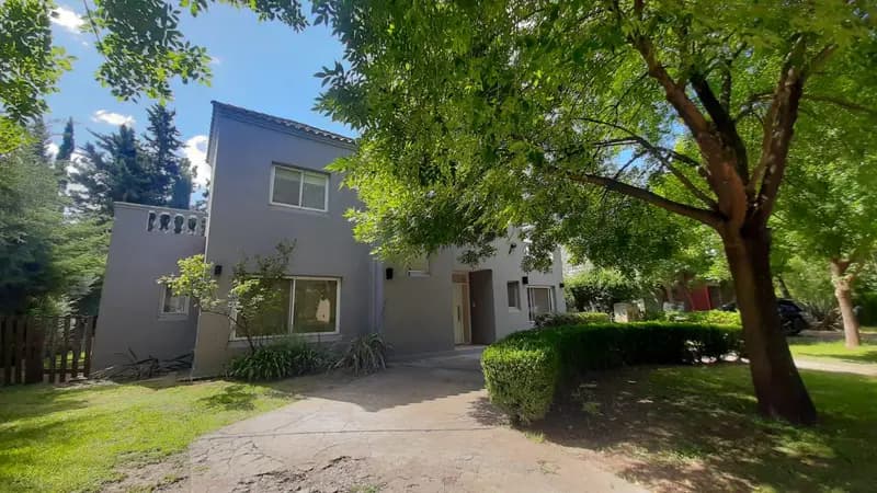 Casa en venta · Santa María de los Olivos, Malvinas Argentinas, GBA Norte, Provincia de Buenos Aires Casa en venta · Santa María de los Olivos, Malvinas Argentinas, GBA Norte, Provincia de Buenos Aires
