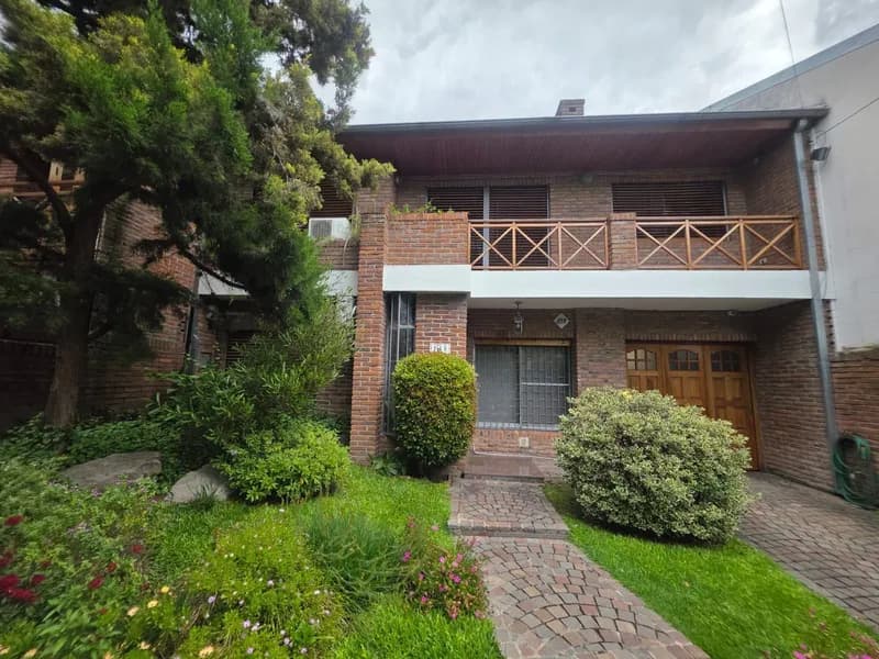 Casa en venta · Haedo, Morón, GBA Oeste, Provincia de Buenos Aires Casa en venta · Haedo, Morón, GBA Oeste, Provincia de Buenos Aires
