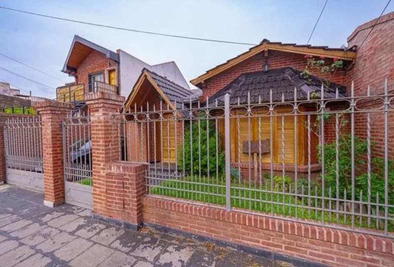 Casa en venta · Haedo, Morón, GBA Oeste, Provincia de Buenos Aires Casa en venta · Haedo, Morón, GBA Oeste, Provincia de Buenos Aires