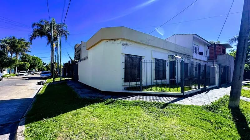 Casa en venta · Castelar, Morón, GBA Oeste, Provincia de Buenos Aires Casa en venta · Castelar, Morón, GBA Oeste, Provincia de Buenos Aires