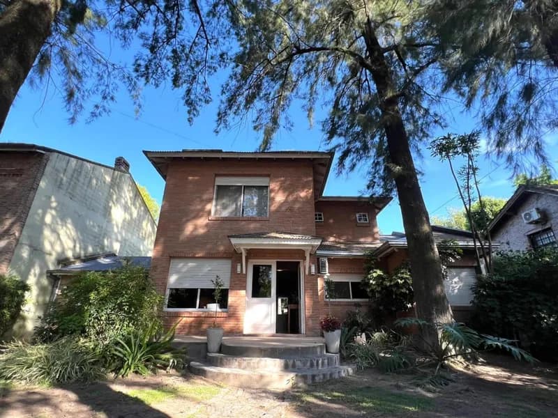 Casa en venta · Barrio Parque Leloir, Ituzaingó, GBA Oeste, Provincia de Buenos Aires Casa en venta · Barrio Parque Leloir, Ituzaingó, GBA Oeste, Provincia de Buenos Aires