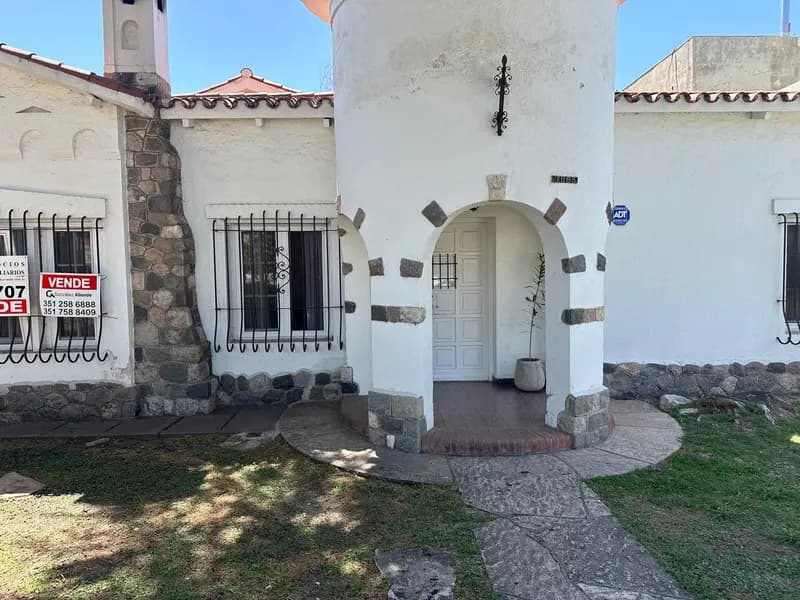 Casa en venta · Cerro De Las Rosas, Córdoba Capital, Córdoba Casa en venta · Cerro De Las Rosas, Córdoba Capital, Córdoba