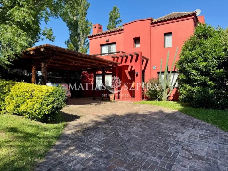 Casa en venta · Haras Maria Elena, Moreno, GBA Oeste, Provincia de Buenos Aires Casa en venta · Haras Maria Elena, Moreno, GBA Oeste, Provincia de Buenos Aires