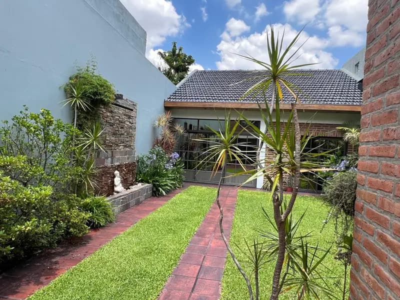 Casa en venta · Lanús Oeste, Lanús, Lanús, GBA Sur, Provincia de Buenos Aires Casa en venta · Lanús Oeste, Lanús, Lanús, GBA Sur, Provincia de Buenos Aires