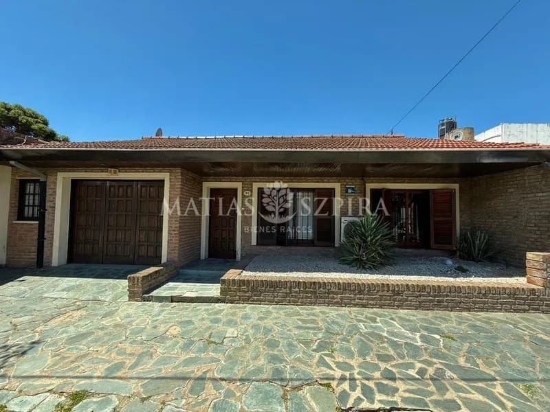 Casa en venta · Ituzaingó, GBA Oeste, Provincia de Buenos Aires Casa en venta · Ituzaingó, GBA Oeste, Provincia de Buenos Aires