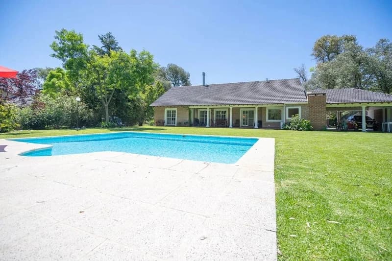 Casa en venta · Luján, GBA Oeste, Provincia de Buenos Aires Casa en venta · Luján, GBA Oeste, Provincia de Buenos Aires