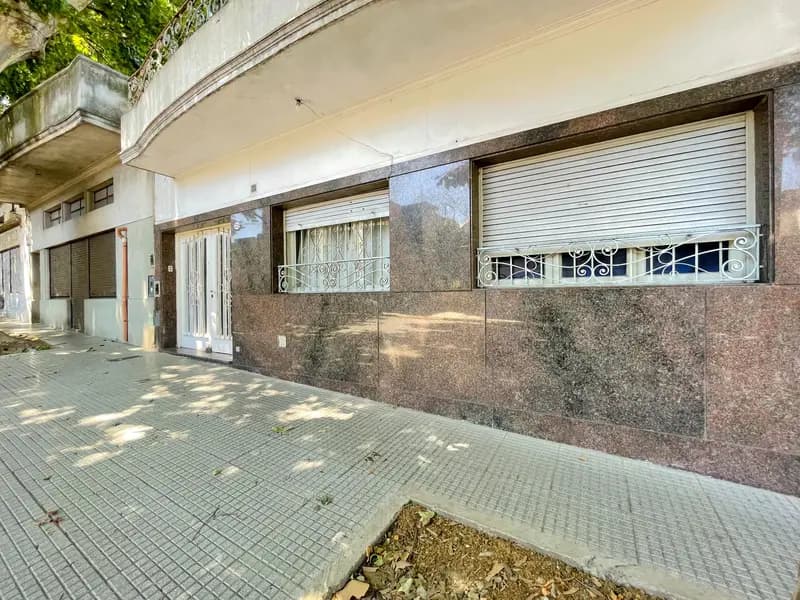 Casa en venta · Parque Chacabuco, CABA Casa en venta · Parque Chacabuco, CABA
