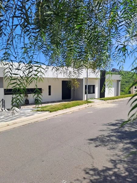 Casa en venta · La Cuesta, La Calera, Colon, Córdoba Casa en venta · La Cuesta, La Calera, Colon, Córdoba