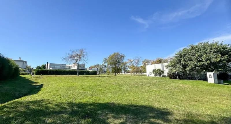 Terreno en venta · Guillermo E Hudson, Berazategui, GBA Sur, Provincia de Buenos Aires Terreno en venta · Guillermo E Hudson, Berazategui, GBA Sur, Provincia de Buenos Aires