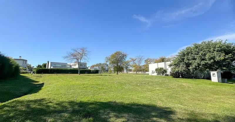 Terreno en venta · Guillermo E Hudson, Berazategui, GBA Sur, Provincia de Buenos Aires Terreno en venta · Guillermo E Hudson, Berazategui, GBA Sur, Provincia de Buenos Aires