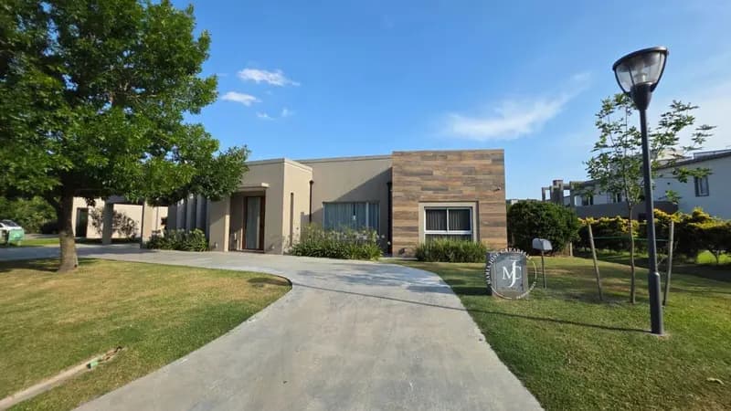 Casa en venta · General Rodriguez, GBA Oeste, Provincia de Buenos Aires Casa en venta · General Rodriguez, GBA Oeste, Provincia de Buenos Aires