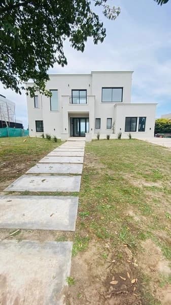 Casa en venta · El Cantón, Escobar, GBA Norte, Provincia de Buenos Aires Casa en venta · El Cantón, Escobar, GBA Norte, Provincia de Buenos Aires