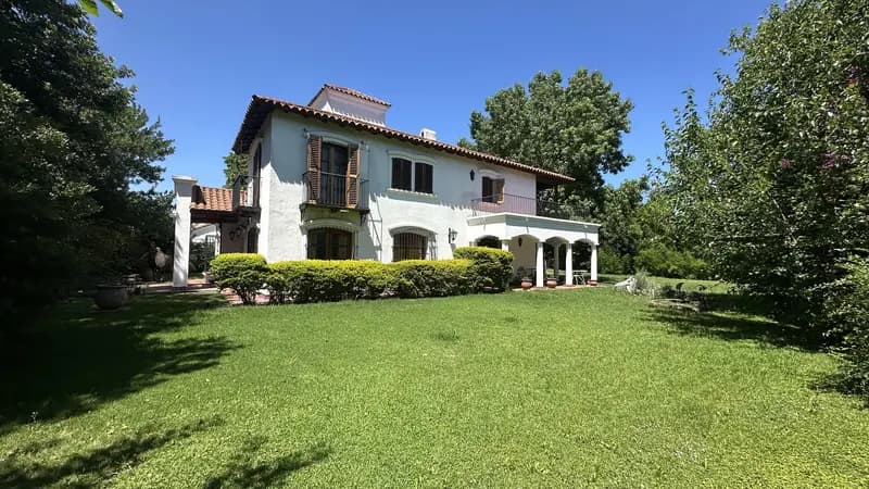 Casa en venta · Castelar, Morón, GBA Oeste, Provincia de Buenos Aires Casa en venta · Castelar, Morón, GBA Oeste, Provincia de Buenos Aires