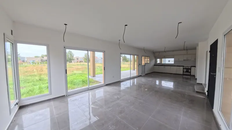 Casa en venta · El Principado, San Vicente, GBA Sur, Provincia de Buenos Aires Casa en venta · El Principado, San Vicente, GBA Sur, Provincia de Buenos Aires