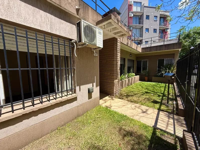 Casa en venta · Haedo, Morón, GBA Oeste, Provincia de Buenos Aires Casa en venta · Haedo, Morón, GBA Oeste, Provincia de Buenos Aires