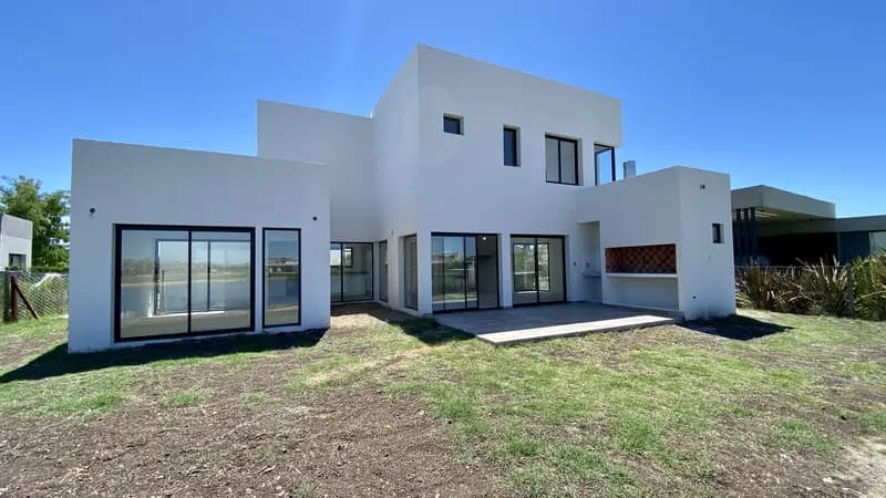 Casa en venta · San Sebastián, Pilar, GBA Norte, Provincia de Buenos Aires Casa en venta · San Sebastián, Pilar, GBA Norte, Provincia de Buenos Aires