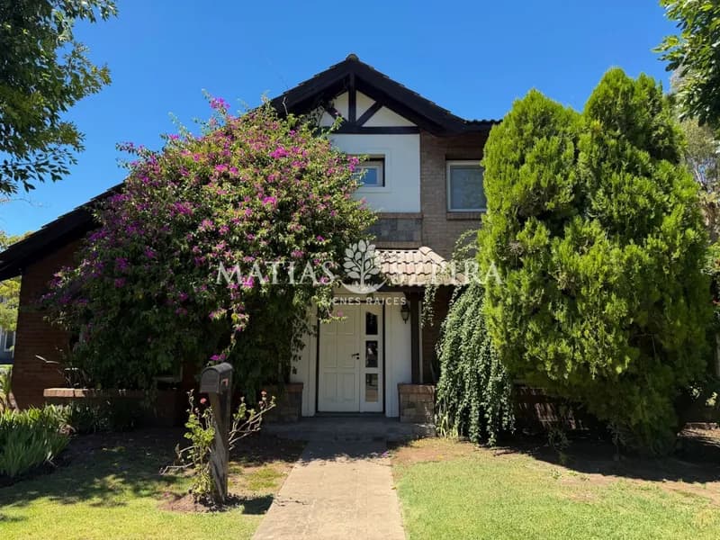 Casa en venta · Haras Maria Eugenia, Moreno, GBA Oeste, Provincia de Buenos Aires Casa en venta · Haras Maria Eugenia, Moreno, GBA Oeste, Provincia de Buenos Aires