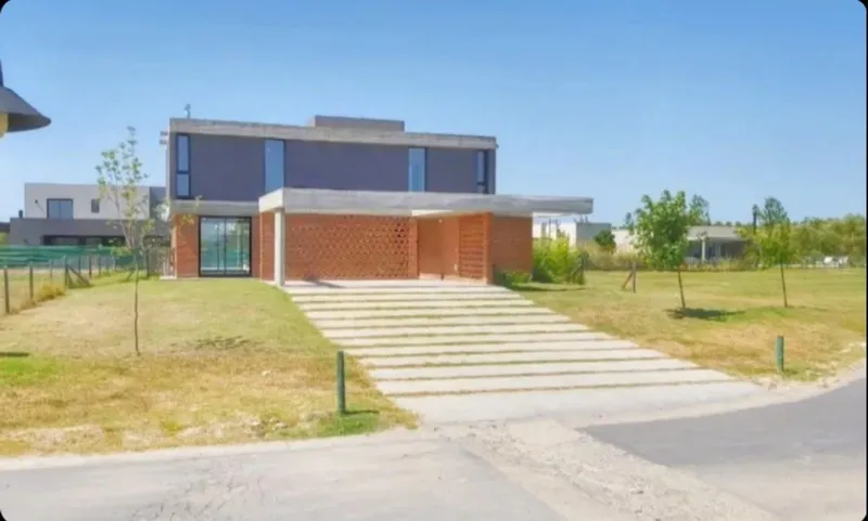 Casa en venta · El Naudir, Escobar, GBA Norte, Provincia de Buenos Aires Casa en venta · El Naudir, Escobar, GBA Norte, Provincia de Buenos Aires