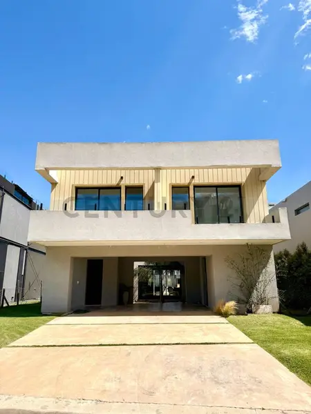 Casa en venta · Dique Luján, Tigre, GBA Norte, Provincia de Buenos Aires Casa en venta · Dique Luján, Tigre, GBA Norte, Provincia de Buenos Aires