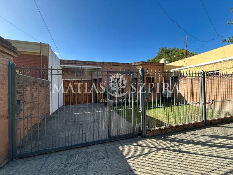 Casa en venta · Ituzaingó Sur, Ituzaingó, GBA Oeste, Provincia de Buenos Aires Casa en venta · Ituzaingó Sur, Ituzaingó, GBA Oeste, Provincia de Buenos Aires