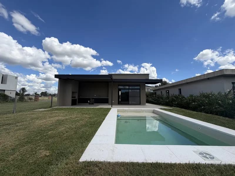 Casa en venta · Santo Tomas, Pilar, GBA Norte, Provincia de Buenos Aires Casa en venta · Santo Tomas, Pilar, GBA Norte, Provincia de Buenos Aires