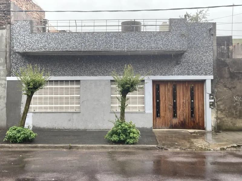 Casa en venta · Valentin Alsina, Lanús, GBA Sur, Provincia de Buenos Aires Casa en venta · Valentin Alsina, Lanús, GBA Sur, Provincia de Buenos Aires